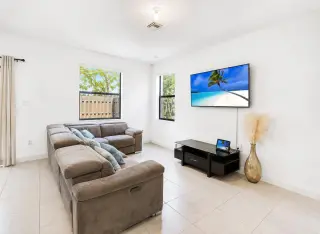 Propiedad en alquiler con 4 dormitorios y 3.5 baños en Miami.