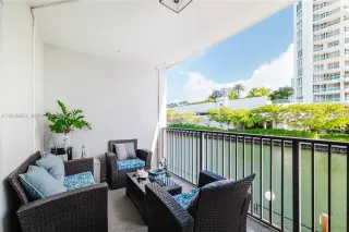 Propiedad en alquiler con 2 dormitorios y 2.5 baños en North Miami Beach