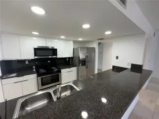 Propiedad en alquiler con 3 habitaciones y 2 baños en North Miami Beach