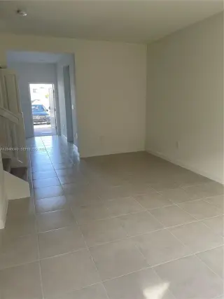 Propiedad en alquiler con 3 dormitorios y 2.5 baños en Miami
