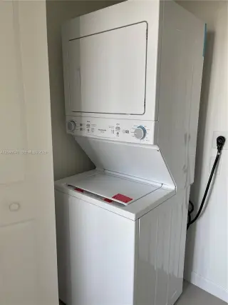 Propiedad en alquiler con 3 dormitorios y 2.5 baños en Miami