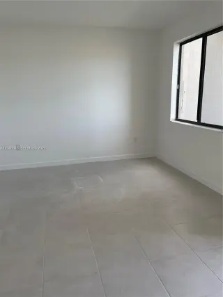Propiedad en alquiler con 3 dormitorios y 2.5 baños en Miami