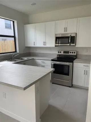 Propiedad en alquiler con 3 dormitorios y 2.5 baños en Miami