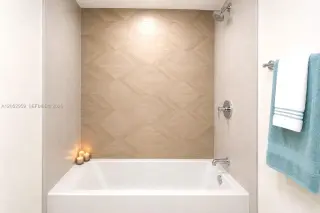 Propiedad en alquiler con 2 dormitorios y 2 baños en Sunny Isles Beach