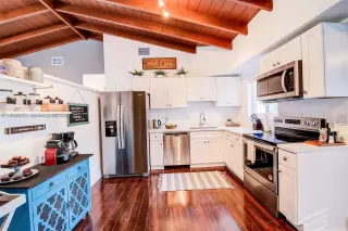 Propiedad en alquiler con 3 dormitorios y 2 baños en North Miami Beach