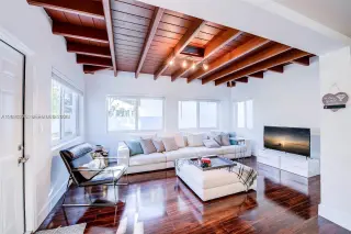 Propiedad en alquiler con 3 dormitorios y 2 baños en North Miami Beach