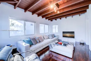 Propiedad en alquiler con 3 dormitorios y 2 baños en North Miami Beach