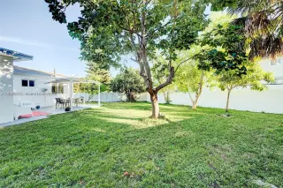 Propiedad en alquiler con 3 dormitorios y 2 baños en North Miami Beach