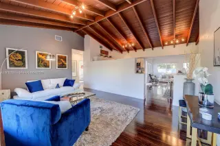 Propiedad en alquiler con 3 dormitorios y 2 baños en North Miami Beach
