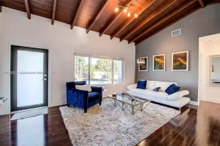 Propiedad en alquiler con 3 dormitorios y 2 baños en North Miami Beach