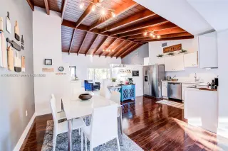 Propiedad en alquiler con 3 dormitorios y 2 baños en North Miami Beach