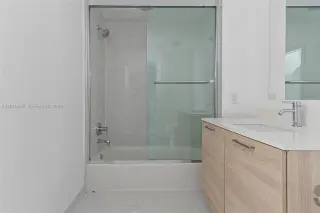 Propiedad en alquiler con 2 dormitorios y 2 baños en North Miami Beach.