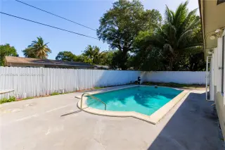 Propiedad en alquiler con 3 dormitorios y 2 baños en Miami