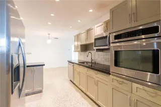 Propiedad en alquiler con 3 dormitorios y 2 baños en Miami