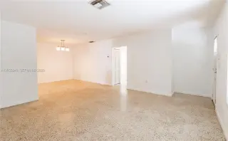 Propiedad en alquiler con 3 dormitorios y 2 baños en Miami