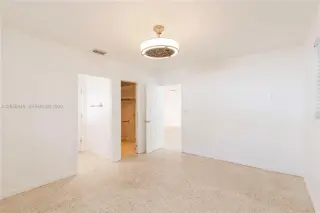 Propiedad en alquiler con 3 dormitorios y 2 baños en Miami