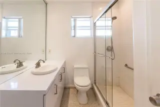 Propiedad en alquiler con 3 dormitorios y 2 baños en Miami