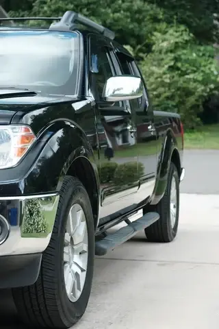 2012 Nissan Frontier SL 4D V6