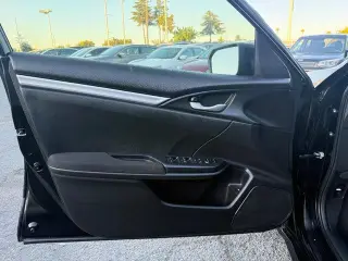 Honda Civic 2017 LX 4dr Sedan CVT