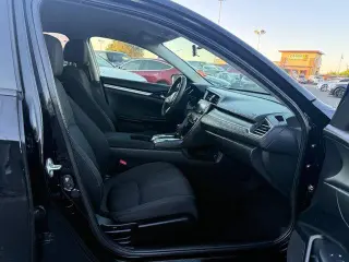 Honda Civic 2017 LX 4dr Sedan CVT
