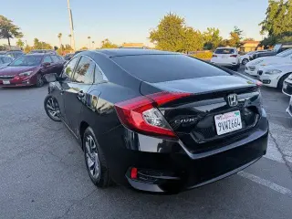 Honda Civic 2017 LX 4dr Sedan CVT