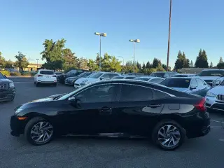Honda Civic 2017 LX 4dr Sedan CVT
