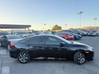 Honda Civic 2017 LX 4dr Sedan CVT