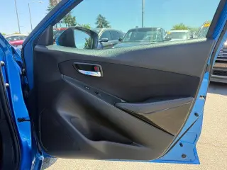 Toyota Yaris iA 2017 4dr Sedan 6A