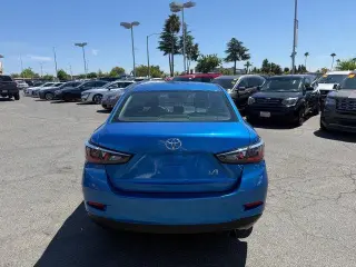 Toyota Yaris iA 2017 4dr Sedan 6A