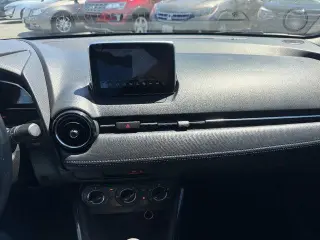 Toyota Yaris iA 2017 4dr Sedan 6A