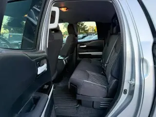 Toyota Tundra 2018 4x4 SR5 4dr Double Cab Pickup SB (5.7L V8)