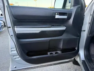 Toyota Tundra 2018 4x4 SR5 4dr Double Cab Pickup SB (5.7L V8)