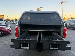 Toyota Tundra 2018 4x4 SR5 4dr Double Cab Pickup SB (5.7L V8)