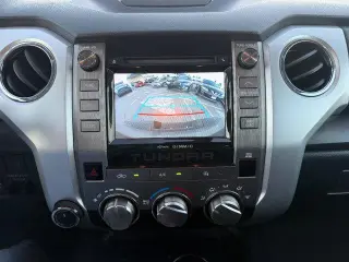 Toyota Tundra 2018 4x4 SR5 4dr Double Cab Pickup SB (5.7L V8)