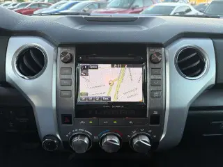 Toyota Tundra 2018 4x4 SR5 4dr Double Cab Pickup SB (5.7L V8)