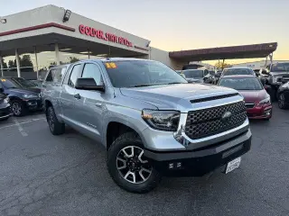 Toyota Tundra 2018 4x4 SR5 4dr Double Cab Pickup SB (5.7L V8)