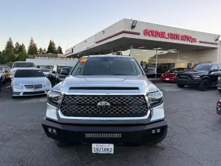 Toyota Tundra 2018 4x4 SR5 4dr Double Cab Pickup SB (5.7L V8)