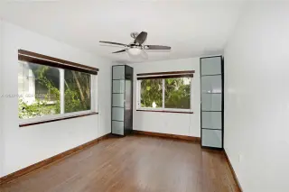 Propiedad en alquiler con 3 dormitorios y 2 baños en Coral Gables