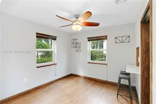 Propiedad en alquiler con 3 dormitorios y 2 baños en Coral Gables