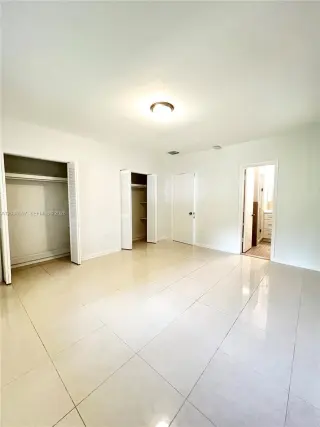 Propiedad en alquiler con 3 dormitorios y 2 baños en Coral Gables