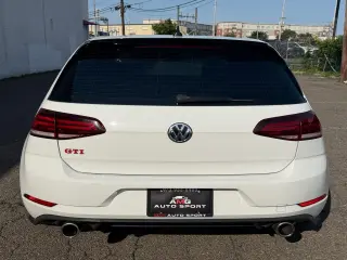 2021 Volkswagen Golf GTI SE