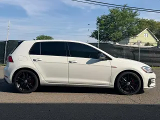 2021 Volkswagen Golf GTI SE