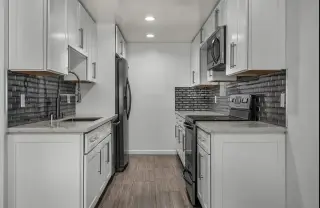 2 Bed Apt West 3rd Street, LA
