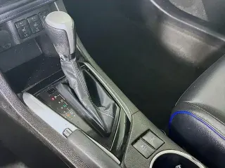Toyota Corolla 2018 SE Sedán 4 puertas 6M