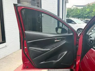 Toyota Yaris 2019 L 4dr Sedan 6M