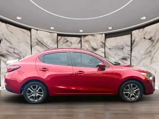 Toyota Yaris 2019 L 4dr Sedan 6M