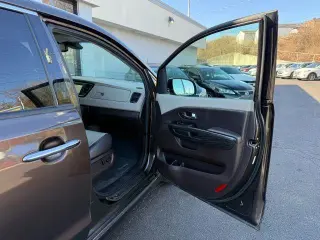Kia Sedona 2016 Limited 4dr Mini-Van
