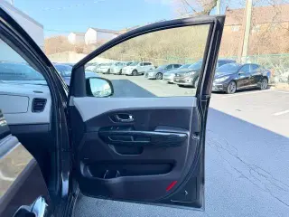 Kia Sedona 2016 Limited 4dr Mini-Van