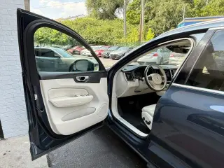 Volvo XC60 2021 AWD T6 Momentum 4dr SUV
