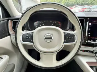 Volvo XC60 2021 AWD T6 Momentum 4dr SUV
